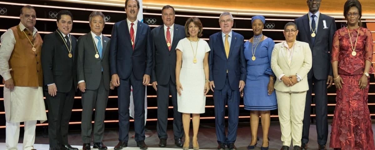 Dirigeants olympiques de cinq continents, dont Thomas Bach et Mustapha Berraf